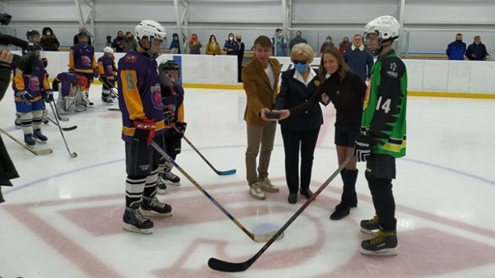 БК «Фонбет» спонсировала первый хоккейный матч среди незрячих спортсменов 